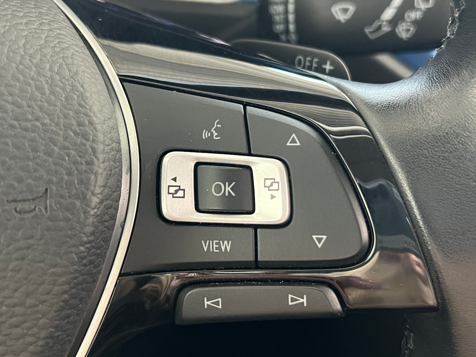 Fahrzeugabbildung Volkswagen T-Roc Comfortline 2.0 TDI DSG 4Motion *AHK, Stan