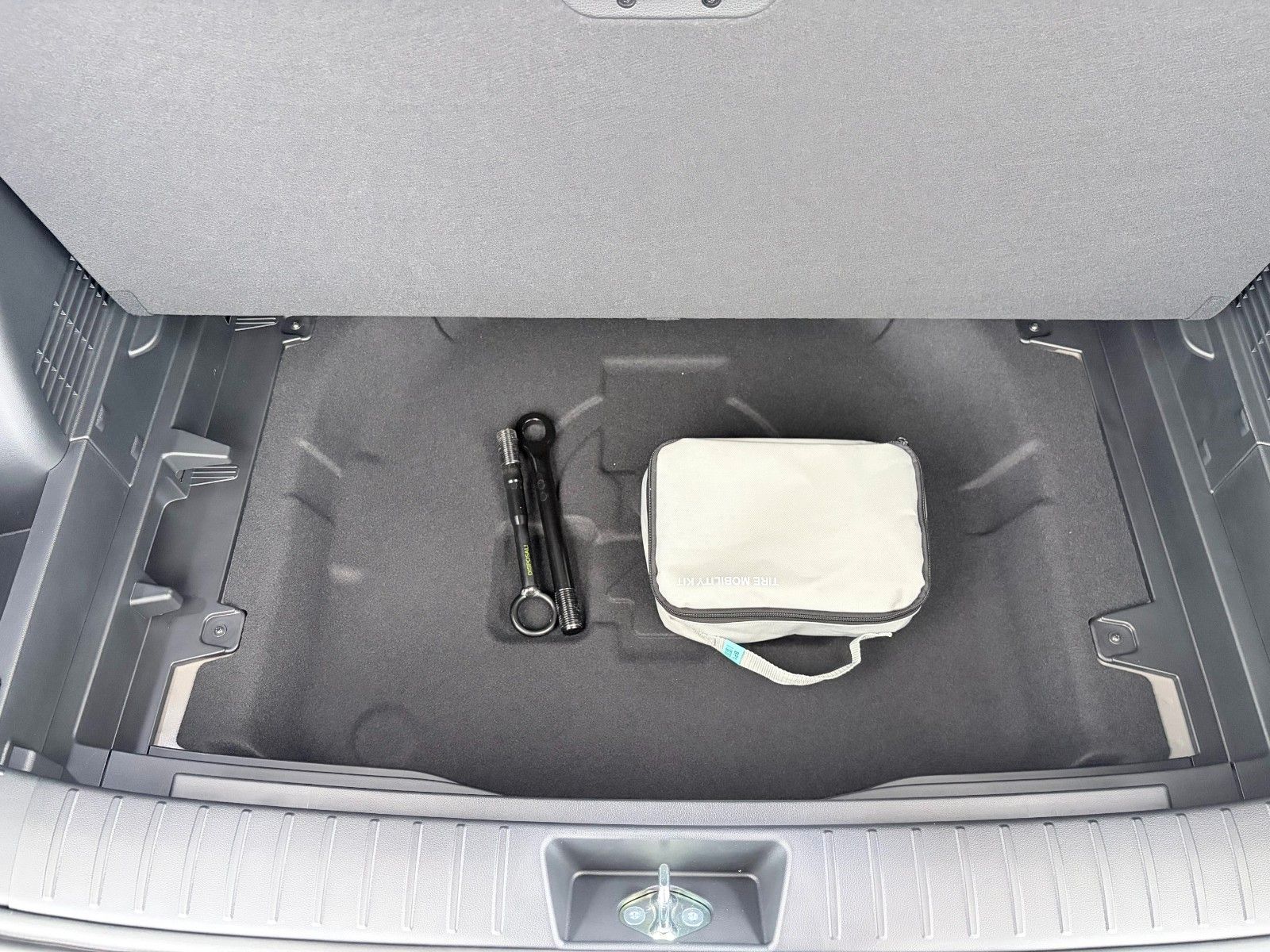 Fahrzeugabbildung Hyundai Kona 1.6 GDI Trend KlimaA,LED,Navi,SHZ,el.Heck
