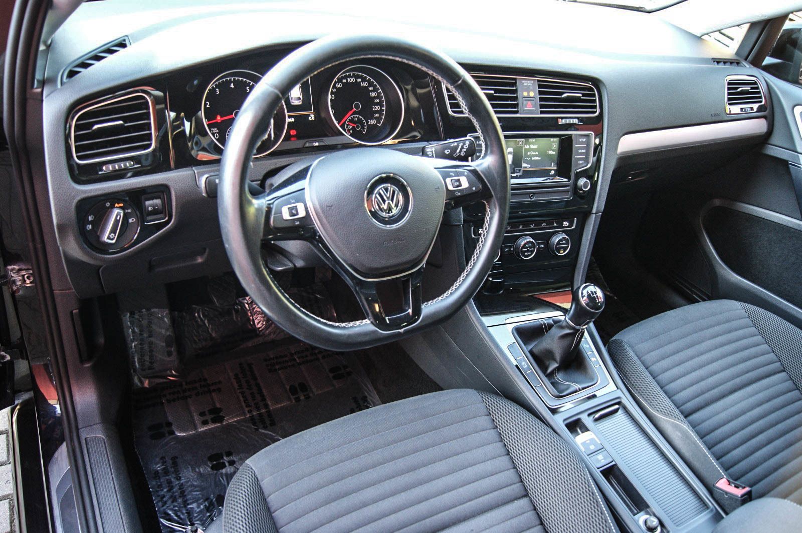 Fahrzeugabbildung Volkswagen Golf 7 Variant 12TSI CUP BMT PARKLENKASSISTENT