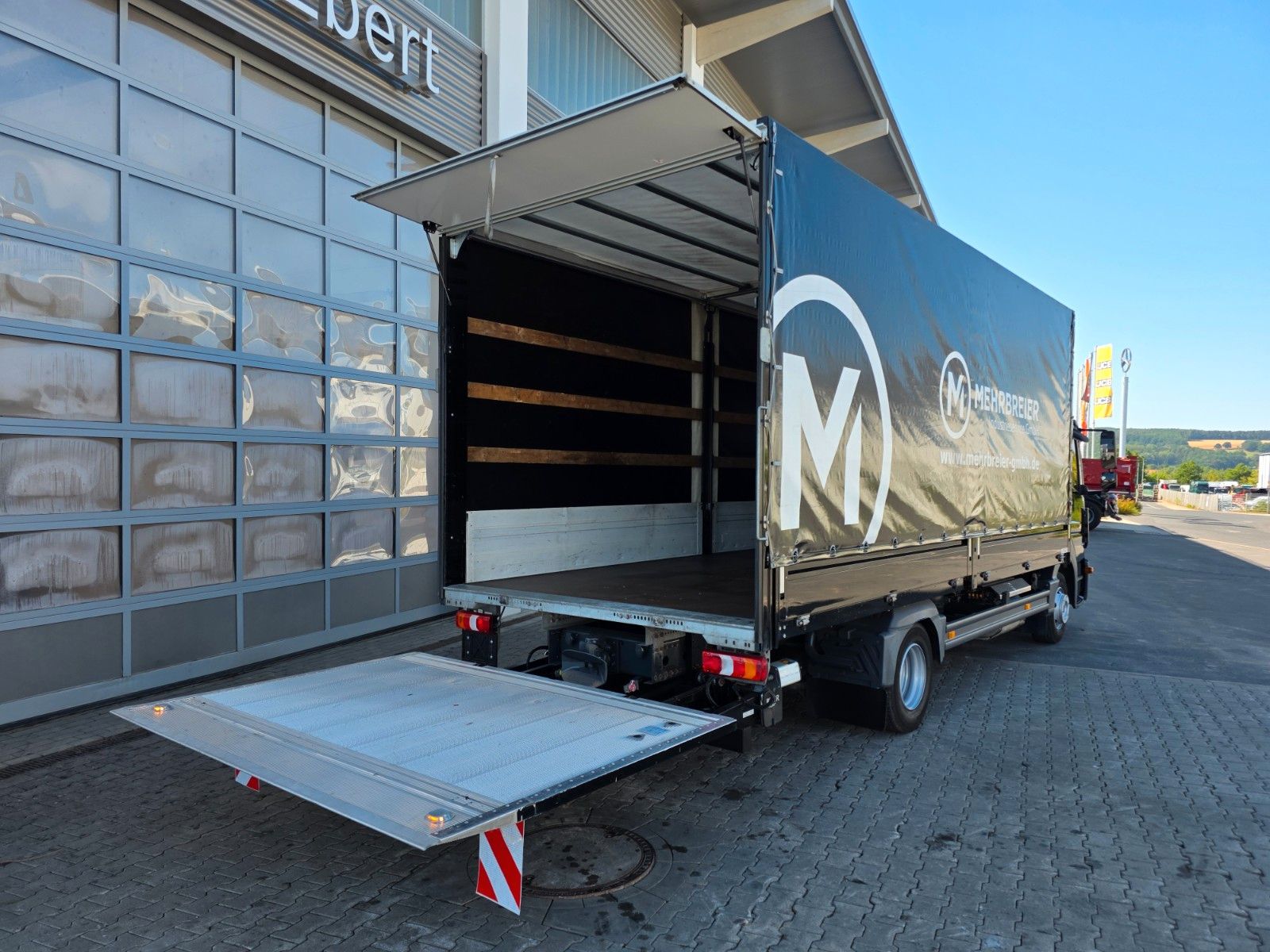 Fahrzeugabbildung Mercedes-Benz Atego 824 L Bär LBW 1.000kg AHK Klima 3 Sitze