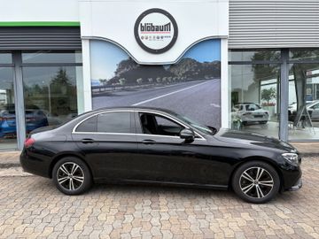 Fahrzeugabbildung Mercedes-Benz E 220 d Lim. 4Matic AUt. Navi Burmester SHZ uvm.