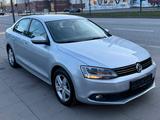 Volkswagen Jetta VI Comfortline / Top Zustand - Volkswagen Jetta aus 2011 mit Diesel-Antrieb