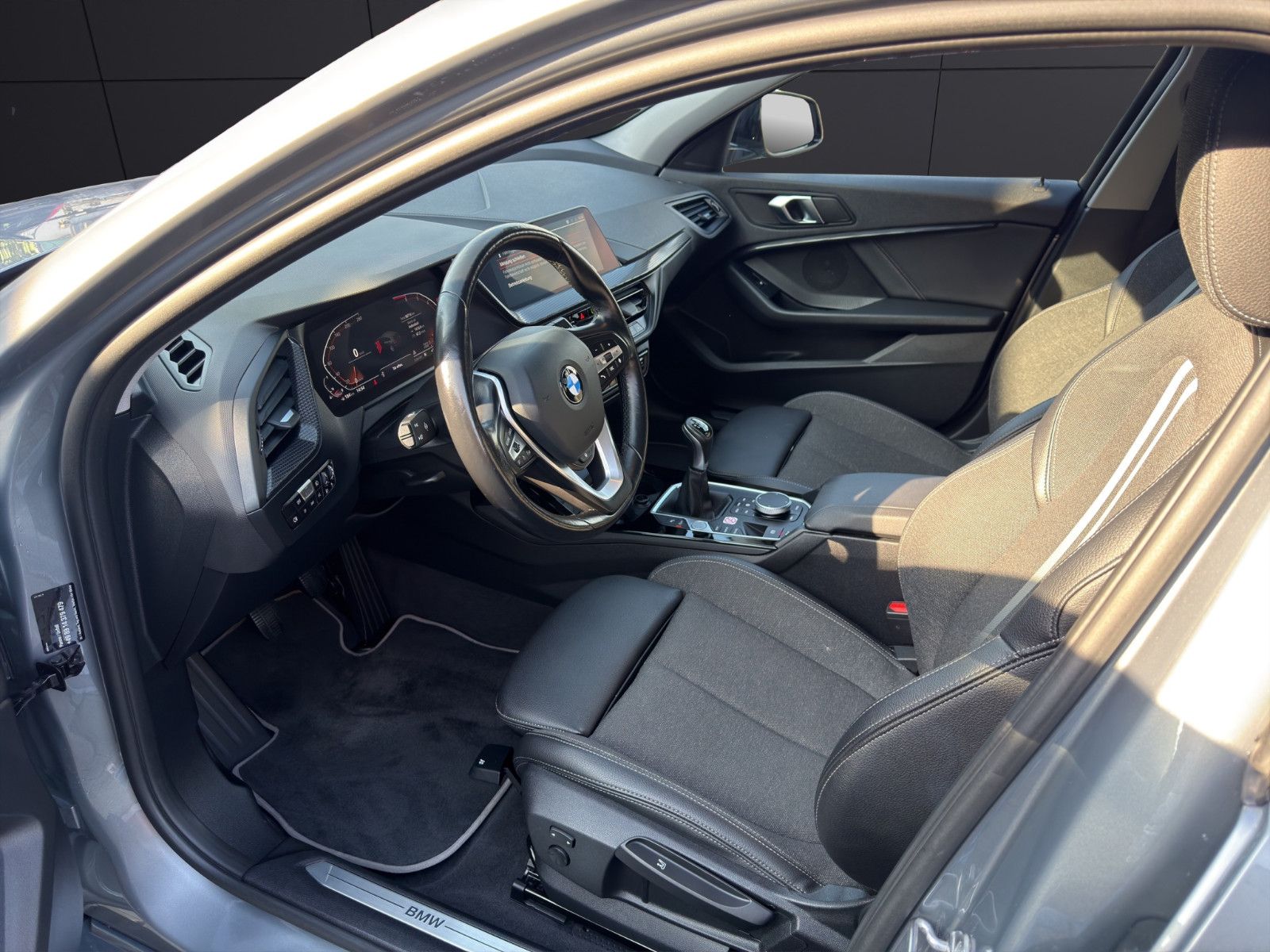 Fahrzeugabbildung BMW 116 i Sport Line/Winter Paket/Performance/Tempo