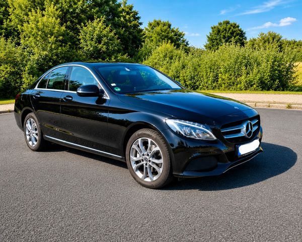 MERCEDES-BENZ C 220 d 4MATIC AMG Line Autom. AMG Line