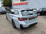 BMW 318 Baureihe 3 Touring 318 i M Sport - mit Benzin-Antrieb: Multifunktionslenkrad, Kombi, mit Klimaautomatik