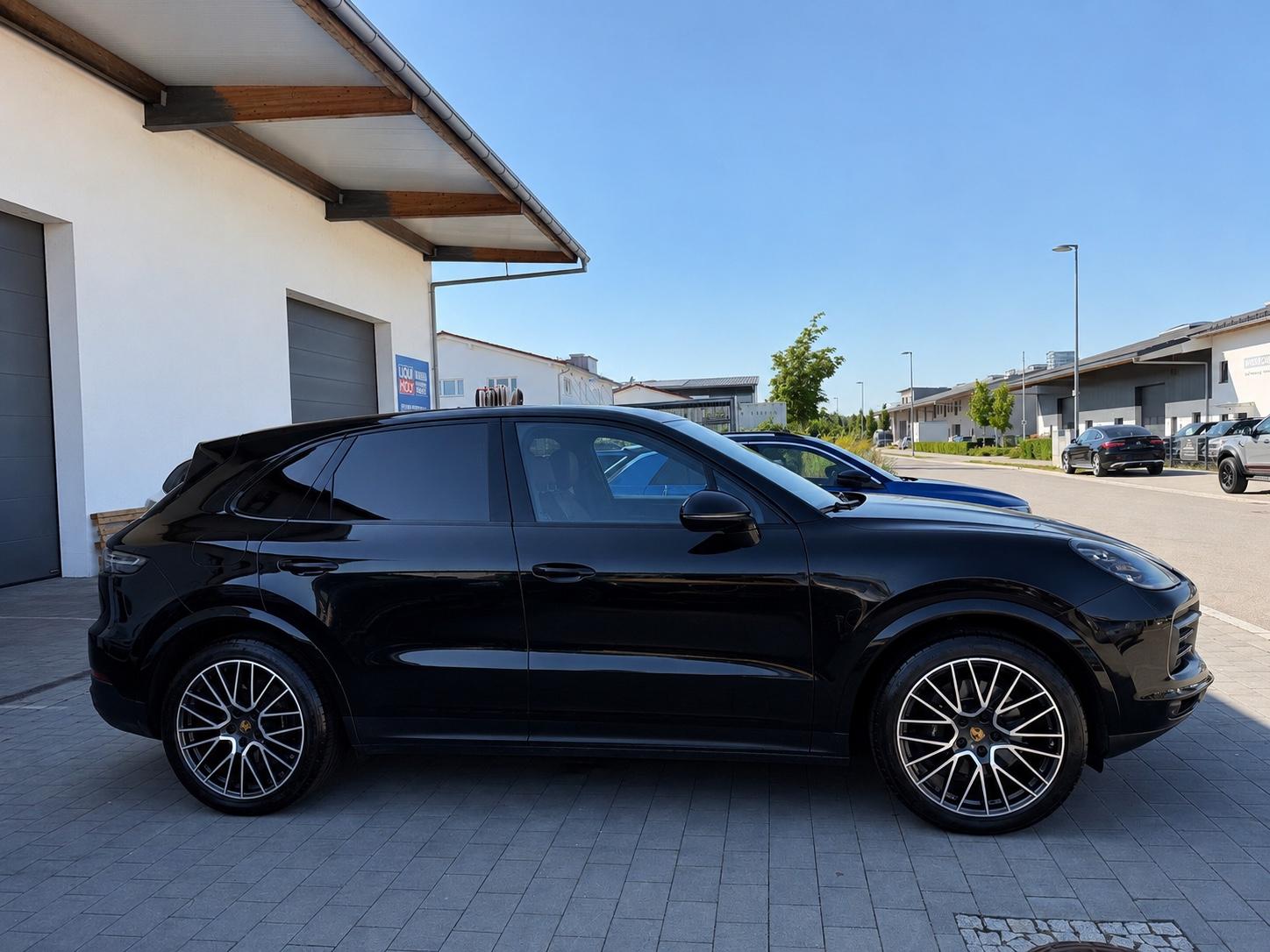 Porsche Cayenne E-Hybrid Sport Chrono Pano 21 Zoll LED