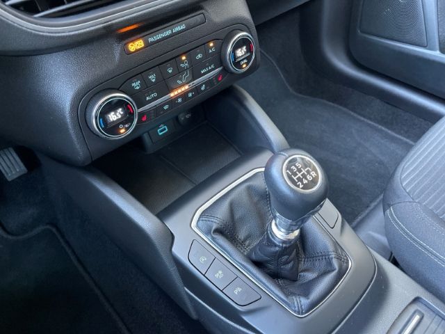 Fahrzeugabbildung Ford Focus 1.0 EcoBoost Mild-Hybrid Titanium , Navi,