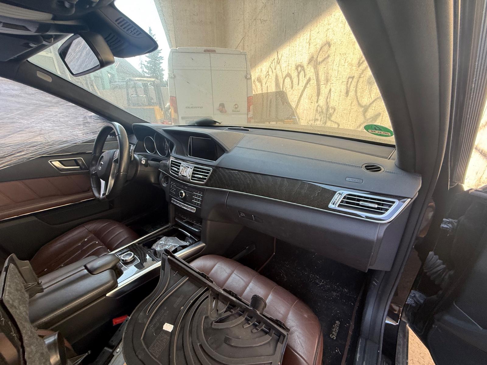 Mercedes-Benz E400 2015 — photo 10