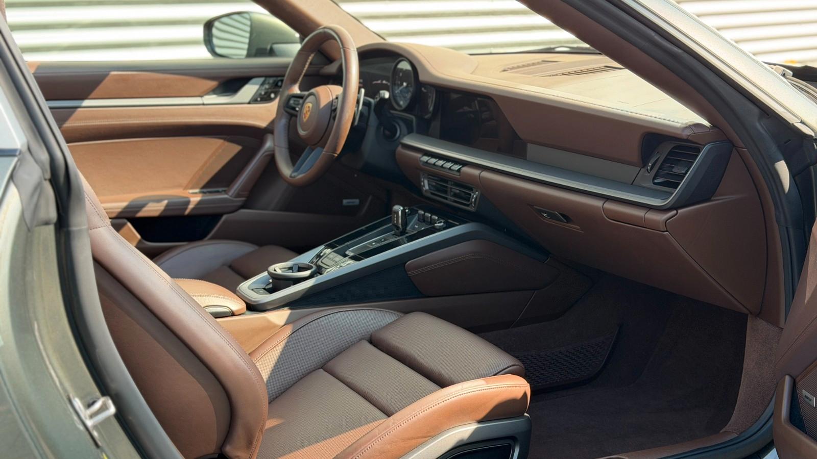 Porsche 992 Carrera 4 Targa Techart - Performance