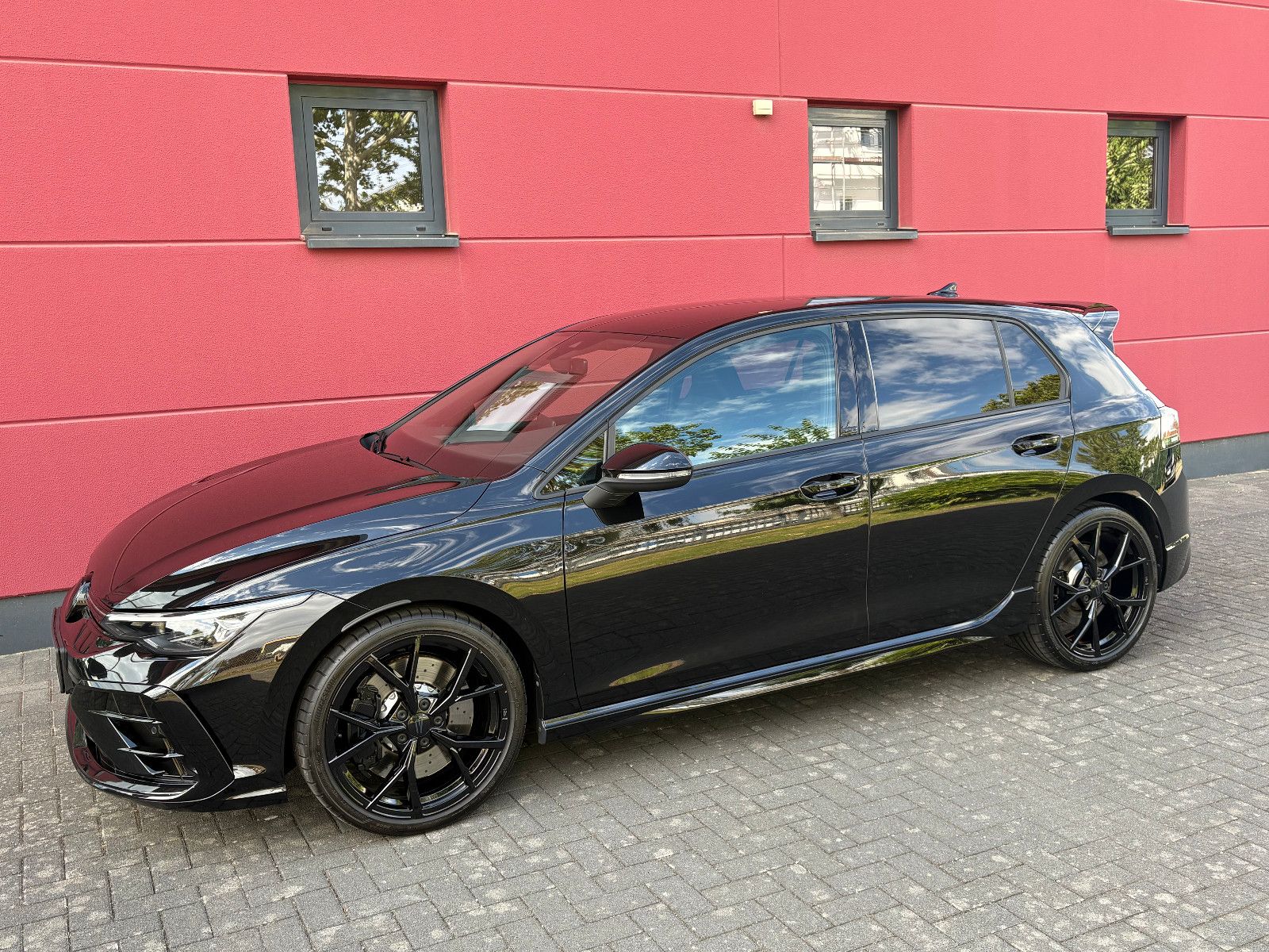 Volkswagen GOLF VIII R 2.0 TSI 4MOTION BLACK EDITION LEDER foto 8