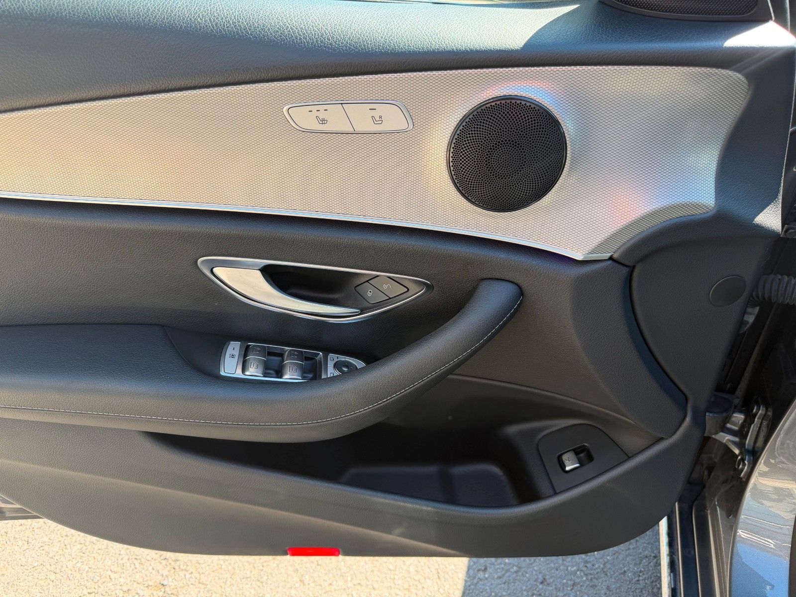 Fahrzeugabbildung Mercedes-Benz E 200 Avantgarde+RFK+Multibeam+Ambiente+