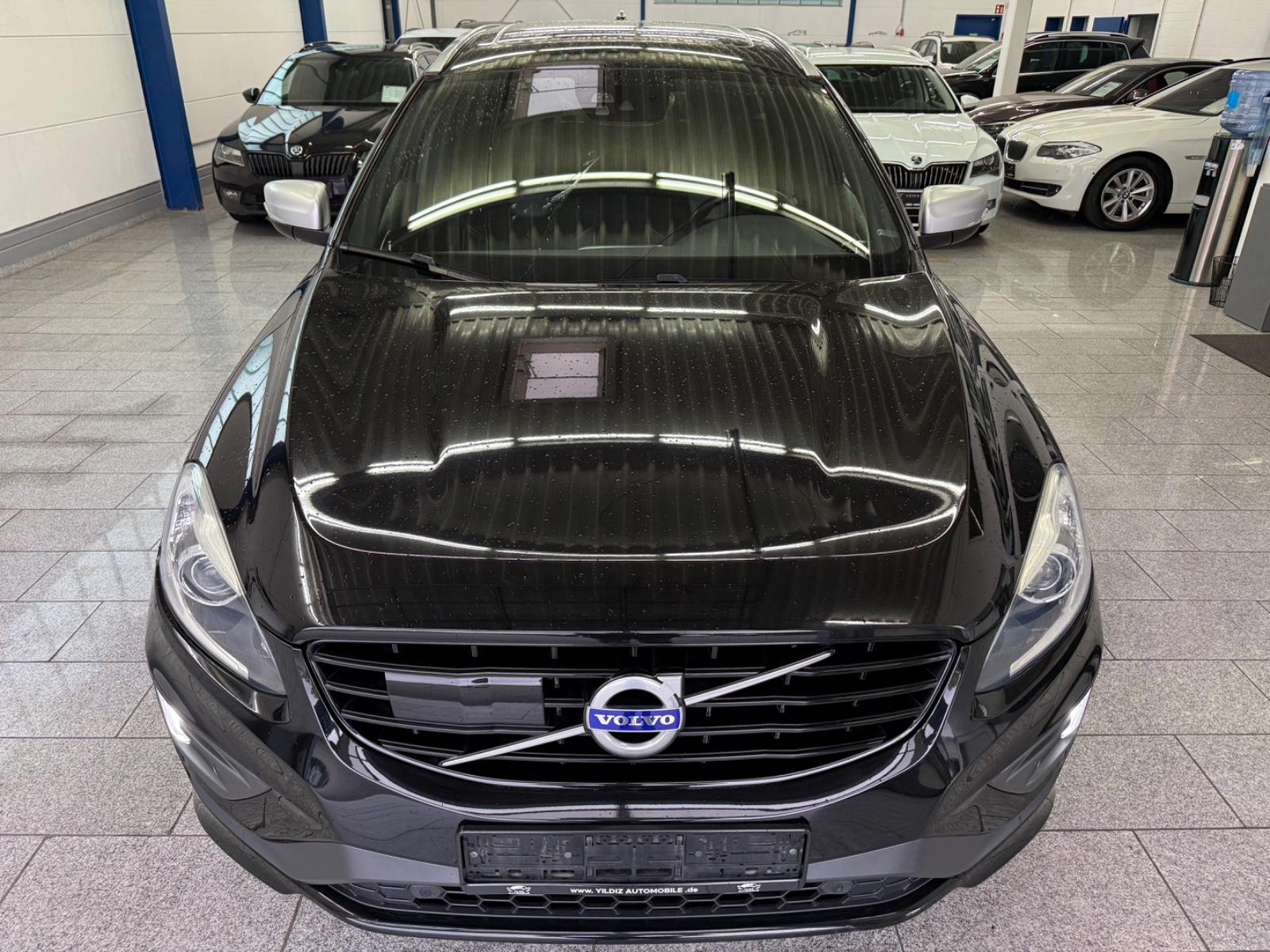 Volvo XC60 2.0 D4*MOMN*R-DSGN*2WD*ACC*PAN*CAM*BI-XN*AH