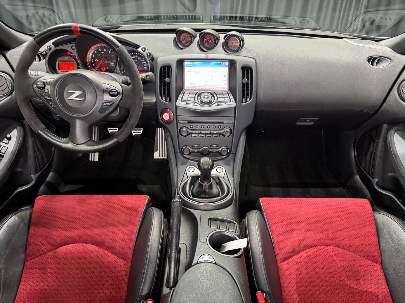 Fahrzeugabbildung Nissan 370Z Nismo|BOSE|RECARO|SCHALTER|D-FZG|U-FREI