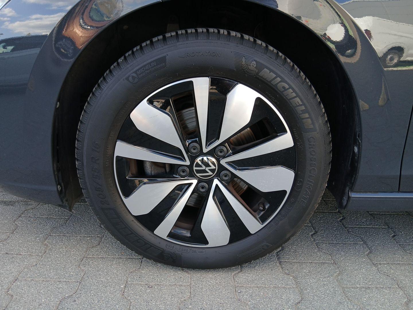 Volkswagen Golf VIII 2.0 TDI Move DSG *ACC*App-Connect*SHZ*, миниатюра 7