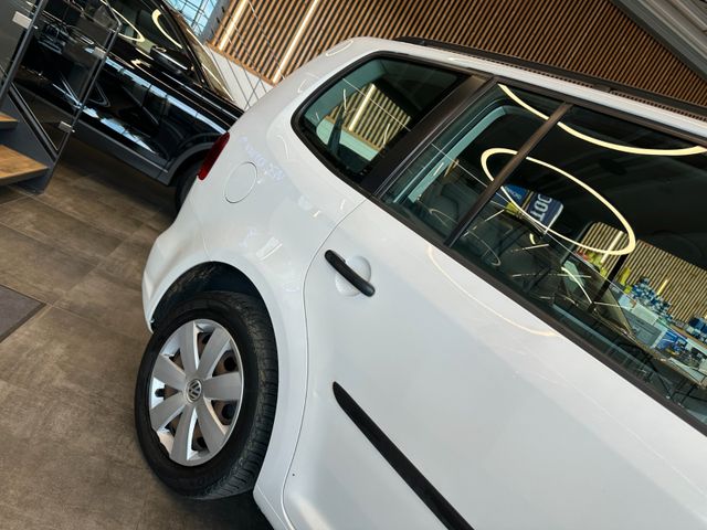 MYAUTOCENTER – Gebraucht- und Jahreswagen mit Werkstattservice in Pfaffenhofen Volkswagen Touran *7-SITZER*TÜV 827*2-ZONEN*PDC*DACHRELING
