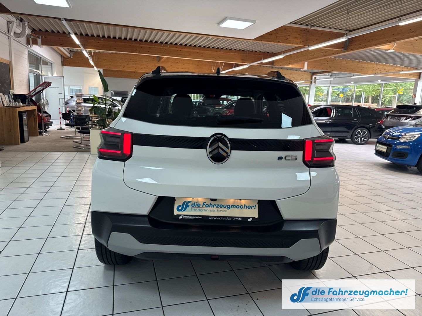 Fahrzeugabbildung Citroën C3 E 113 MAX HUD Navi Soundsystem LED Apple CarP