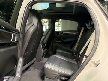 Porsche Cayenne - 9