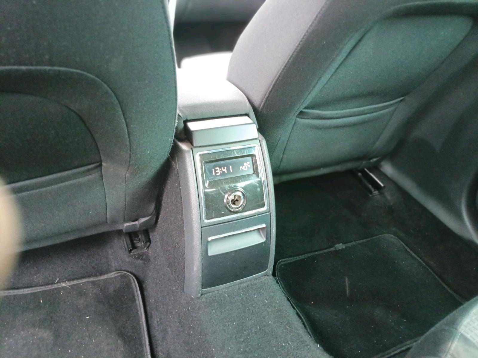Skoda Superb 2012 — photo 8