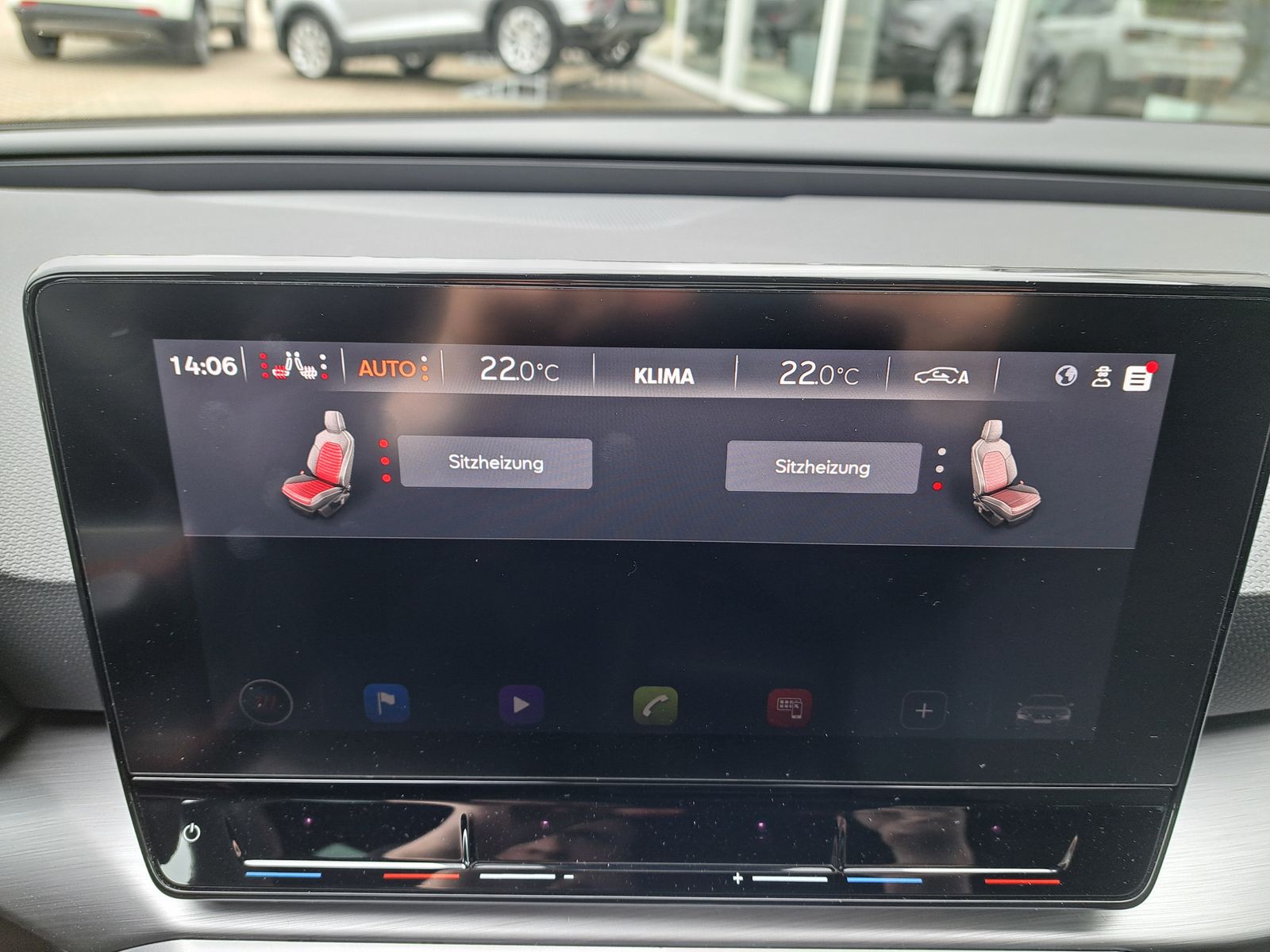 Fahrzeugabbildung SEAT Leon 1.5 eTSI FR DSG AHK LED KAMERA PARK-ASSIST