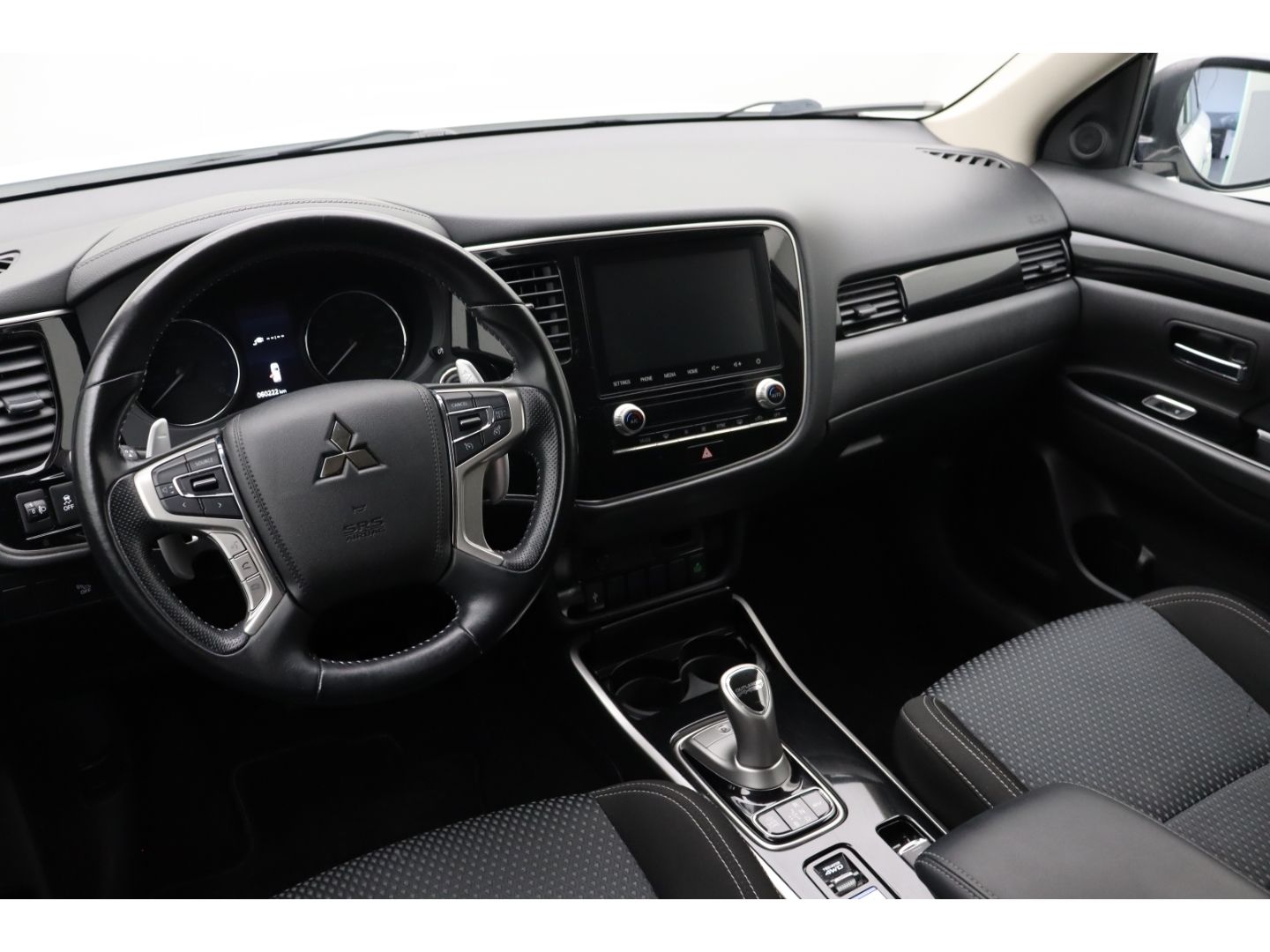 Fahrzeugabbildung Mitsubishi Plug-in Hybrid Outlander PHEV Basis 4WD Tempomat