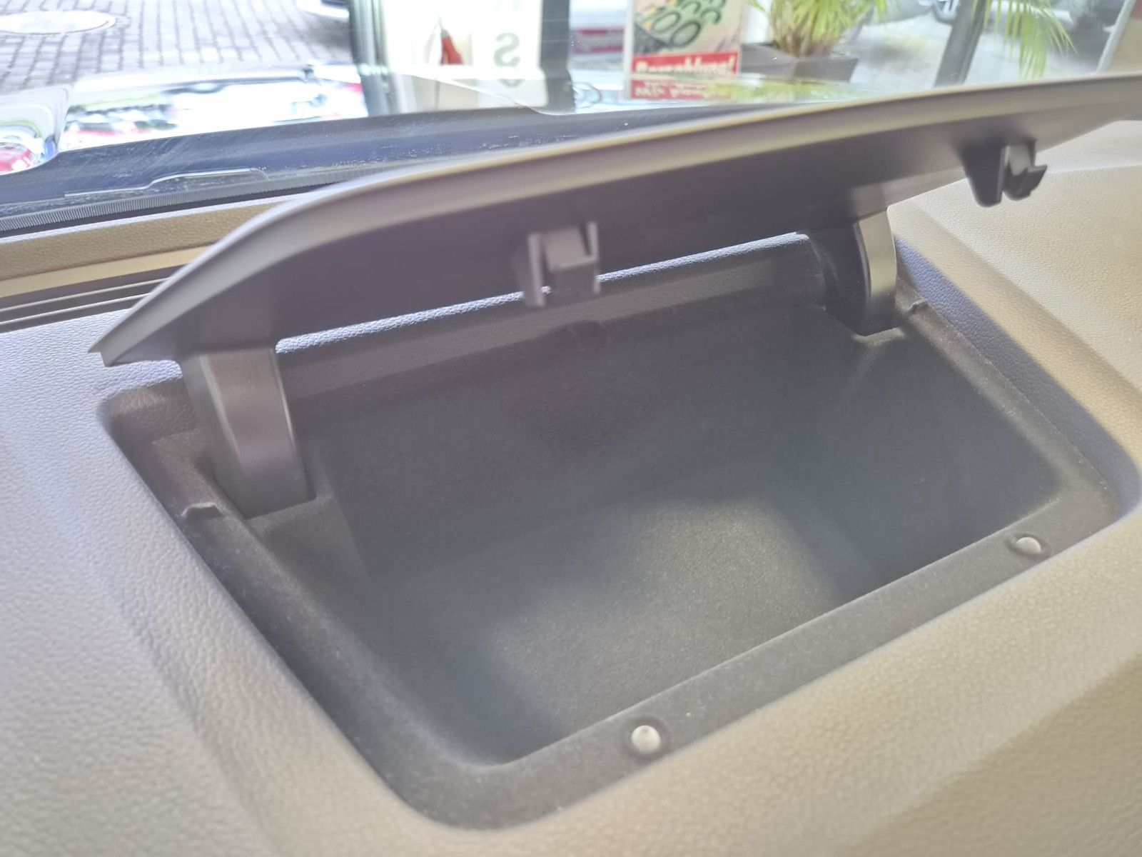 Fahrzeugabbildung SKODA Karoq Style /  1. Hand / Garantie