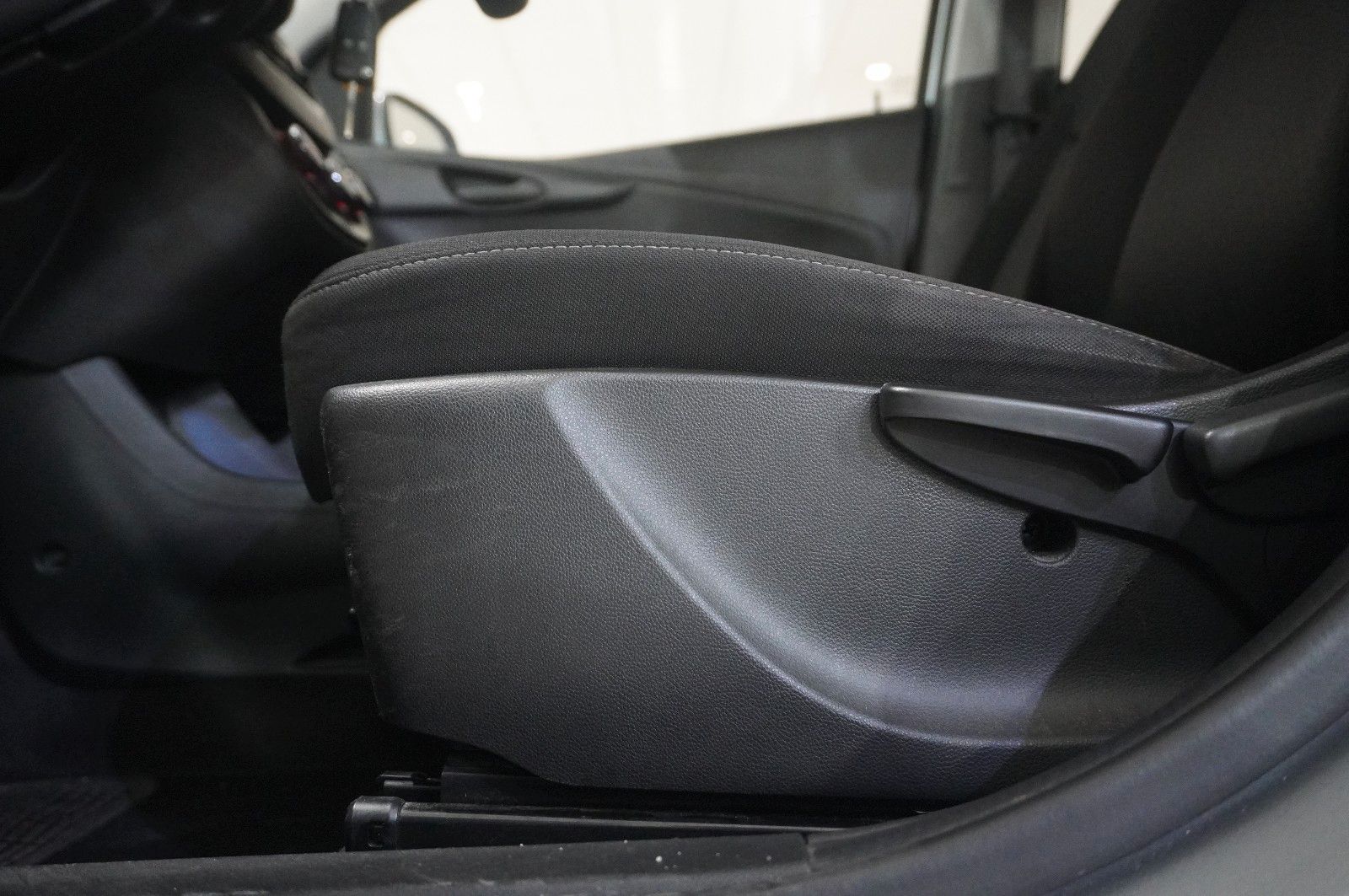 Fahrzeugabbildung Opel Karl 1.0 EDITION 5-TÜR KLIMA/USB/TEMP./BT