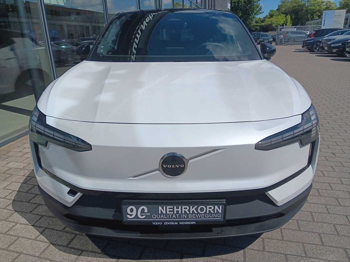 Fahrzeugabbildung Volvo EX30 Single Extended Range RWD Plus
