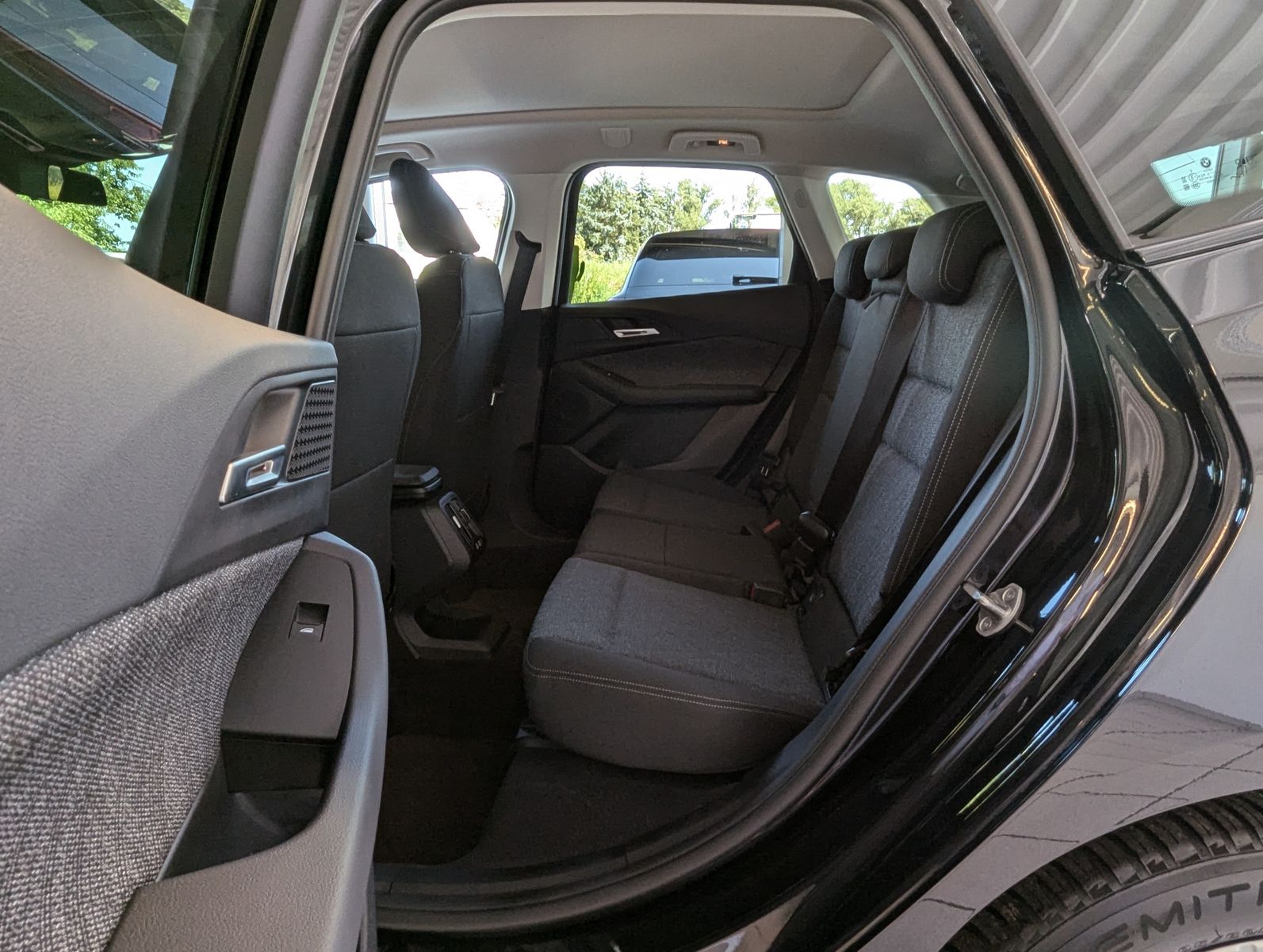 BMW 218 Active Tourer Aut AHK Pano Cam Premium-Paket - Image 13