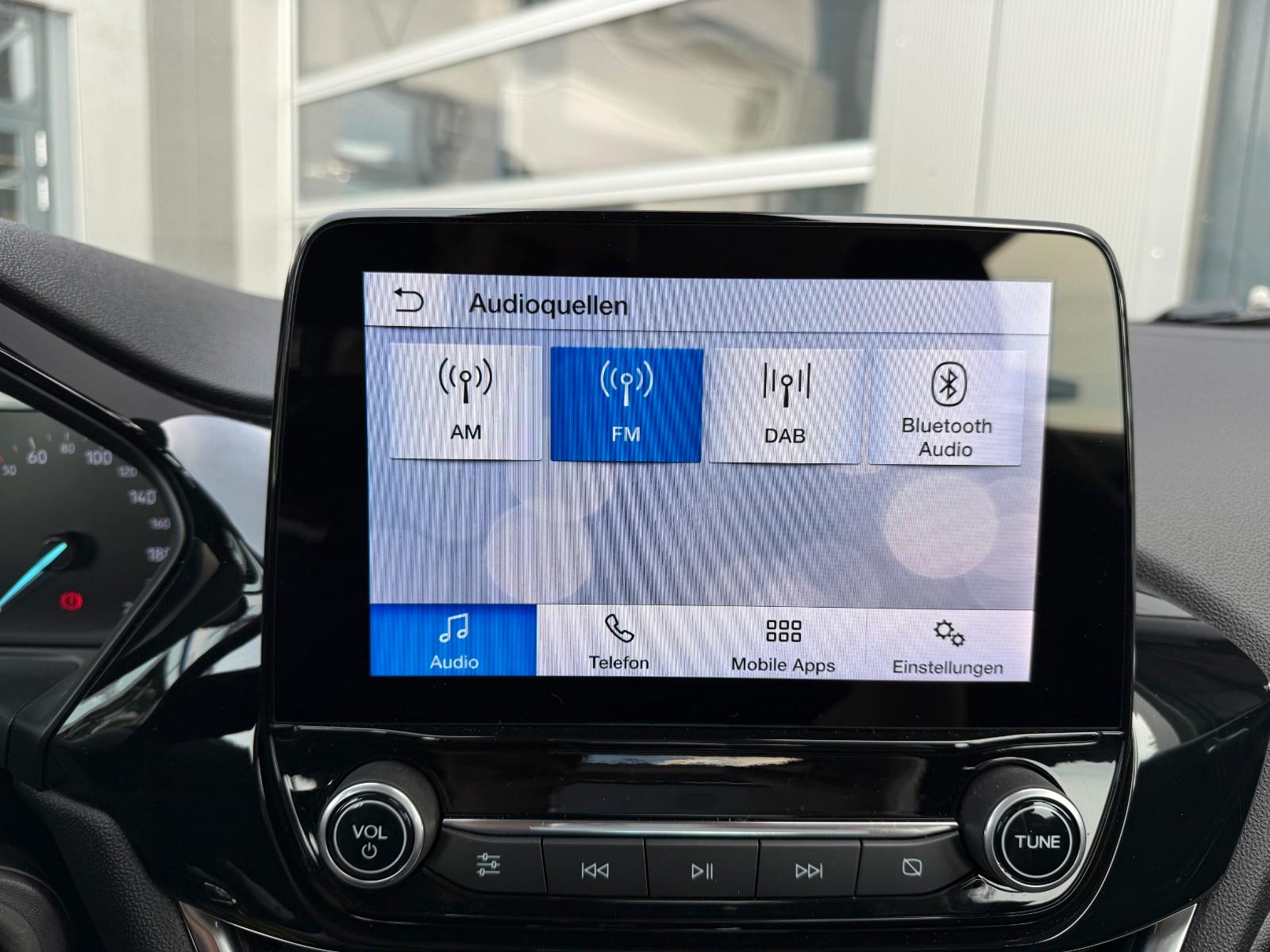Ford Fiesta Titanium 8 FACH LED PDC RFK ACC DAB