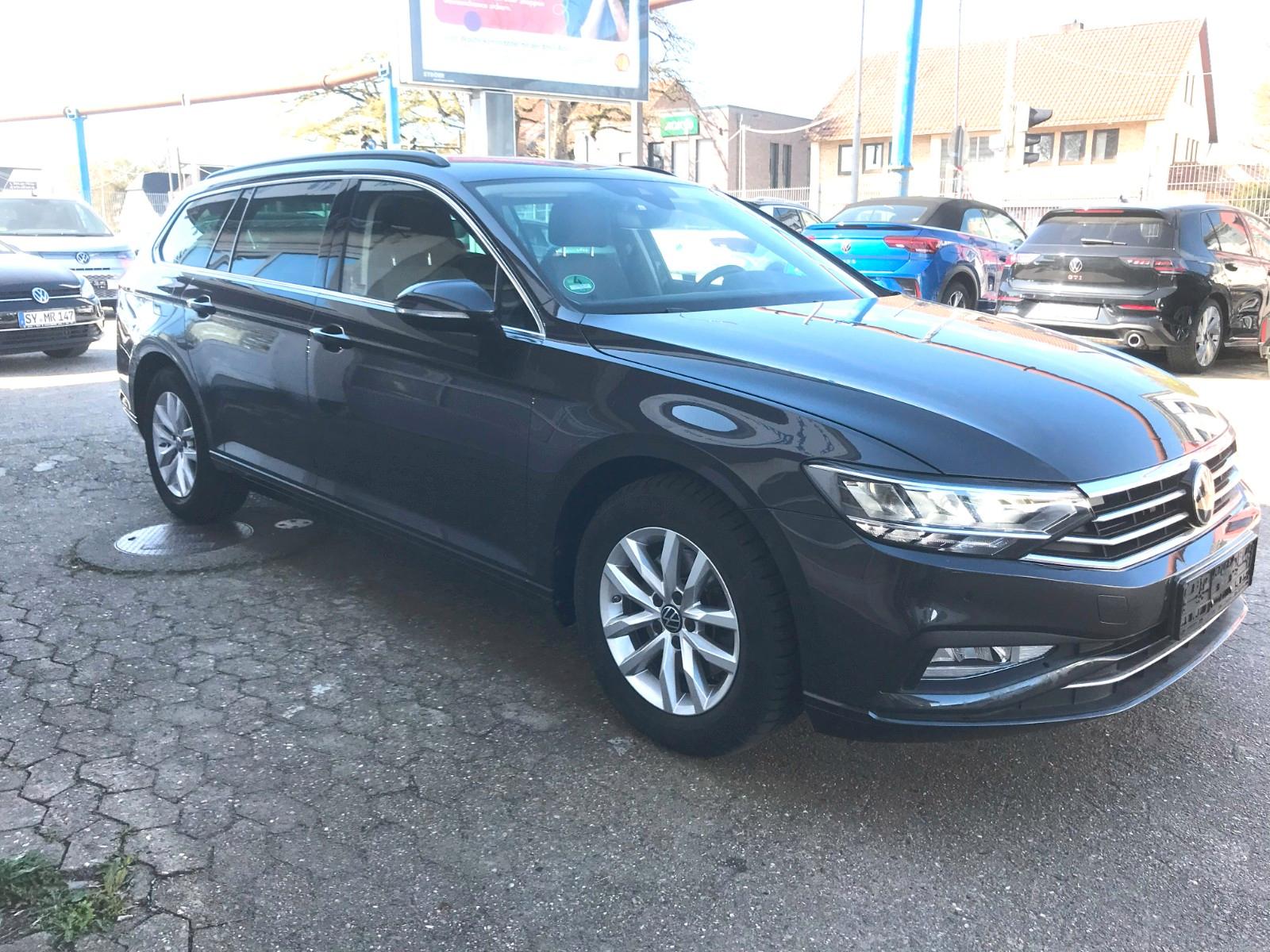 Volkswagen Passat Variant Business DSG NAV PTS Sitzh ACC