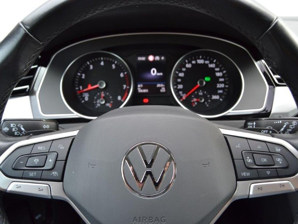 Passat Variant 1.5 TSI DSG R-Line Sport AHK/18-Z