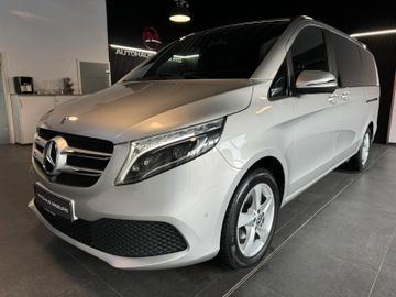 Mercedes V 220 - 1