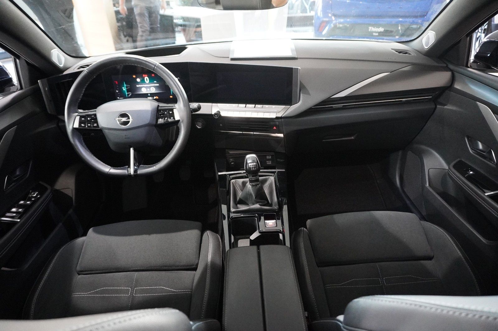 Fahrzeugabbildung Opel Astra L ST 1.2T GS SPORT NAVI/LED/360°/PANO/HUD
