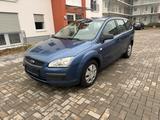 Ford Focus 1.6 | TÜV NEU | SERVICE + BREMSEN NEU  - Ford Focus aus 2006: Kombi