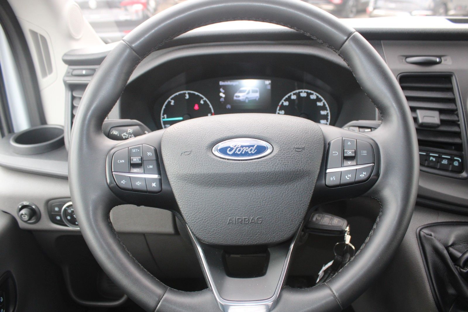 Fahrzeugabbildung Ford Transit L3 TREND 9-Sitze AHK CAM Allwetter KLIMA