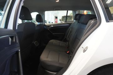 Volkswagen Golf - 9