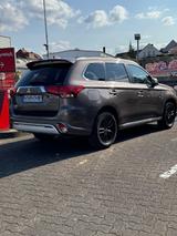 Mitsubishi Plug-in Hybrid Outlander 2.4 Plus - Mitsubishi Plug-in Hybrid Outlander von privat