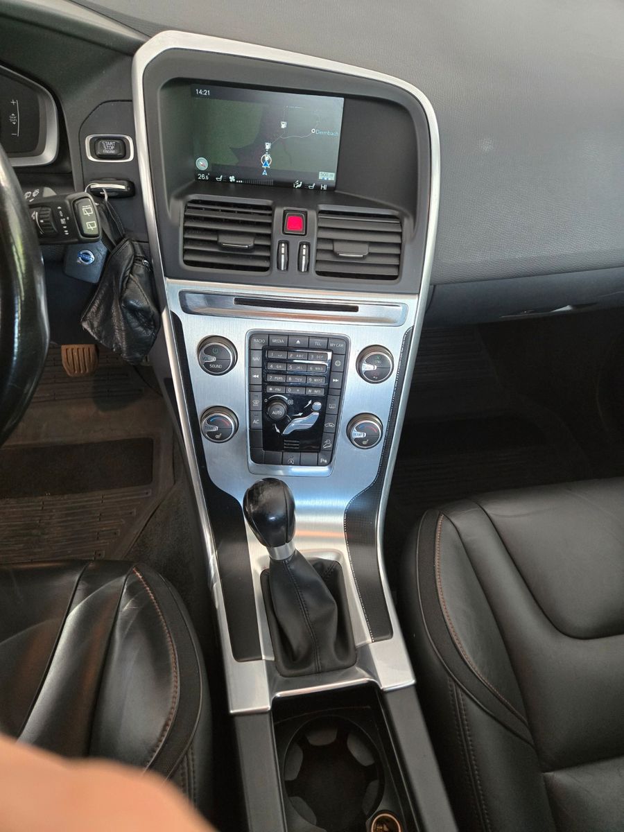 Fahrzeugabbildung Volvo XC60* D4 AWD, Ocean Race AWD