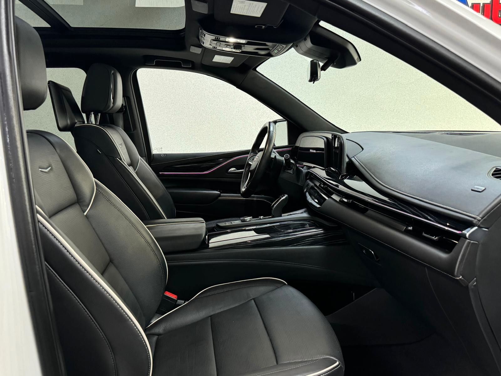 Fahrzeugabbildung Cadillac ESCALADE ESV SPORT 6.2 V8