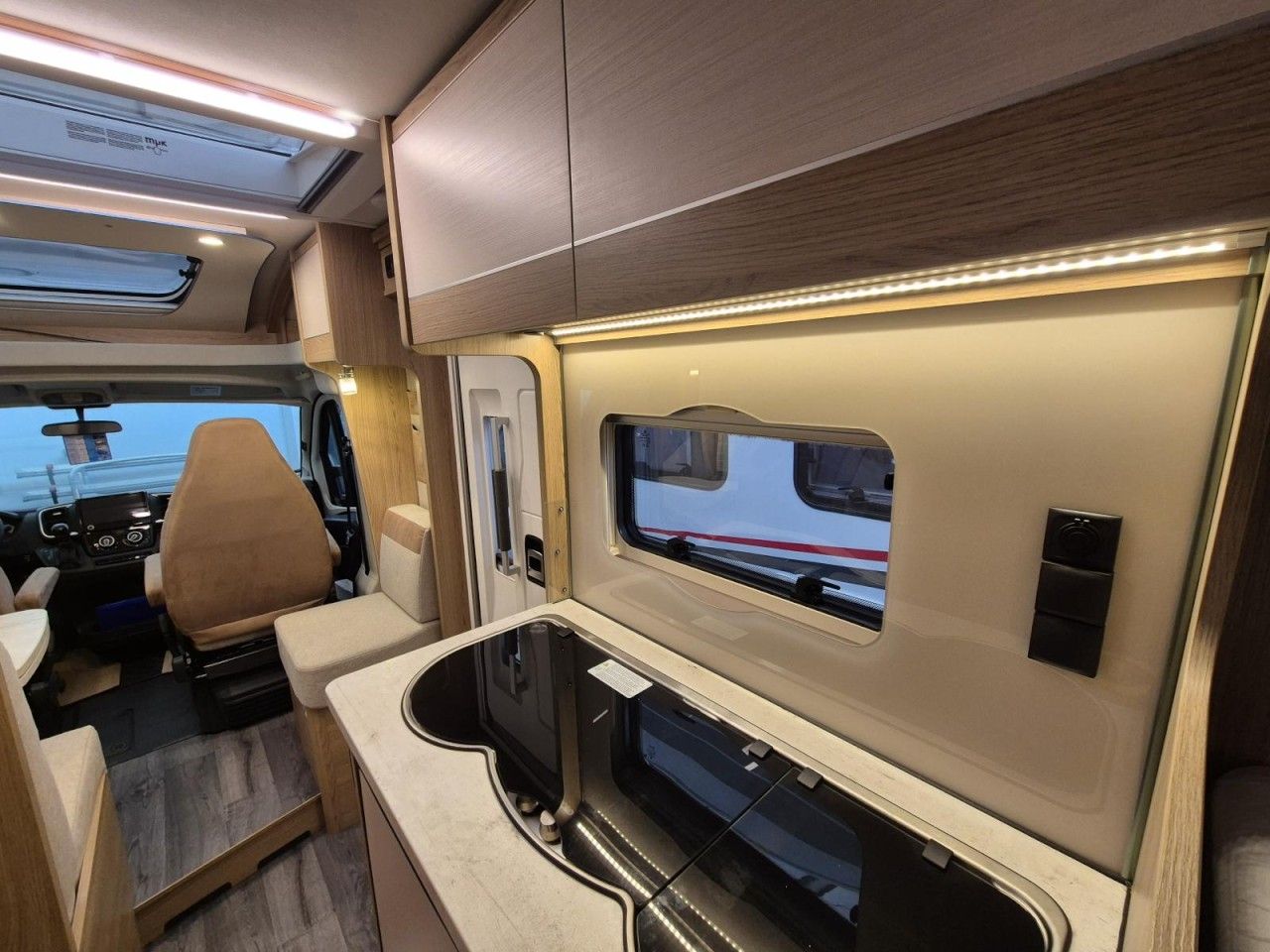 Fahrzeugabbildung LMC Cruiser V 646 G Automatik Radio DAB/Navigation