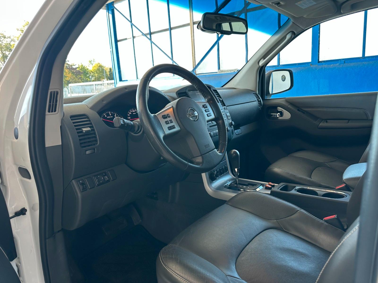 NISSAN NAVARA 3.0 V6 DCI 231ch 4X4 - BVA - CUIR - TOIT OUVRANT - CAMÉRA DE RECUL - ATTELAGE 3,5T