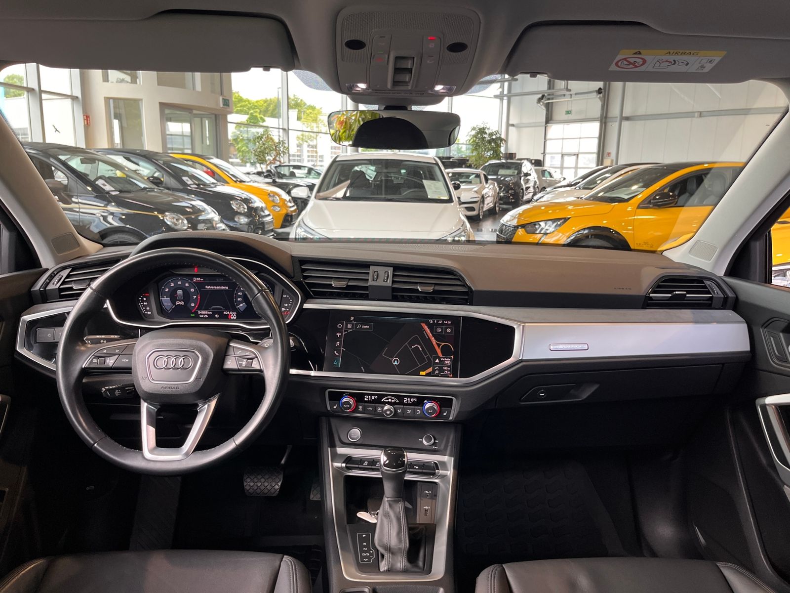 Fahrzeugabbildung Audi Q3 40 TFSI quattro advanced PANO AHK LED