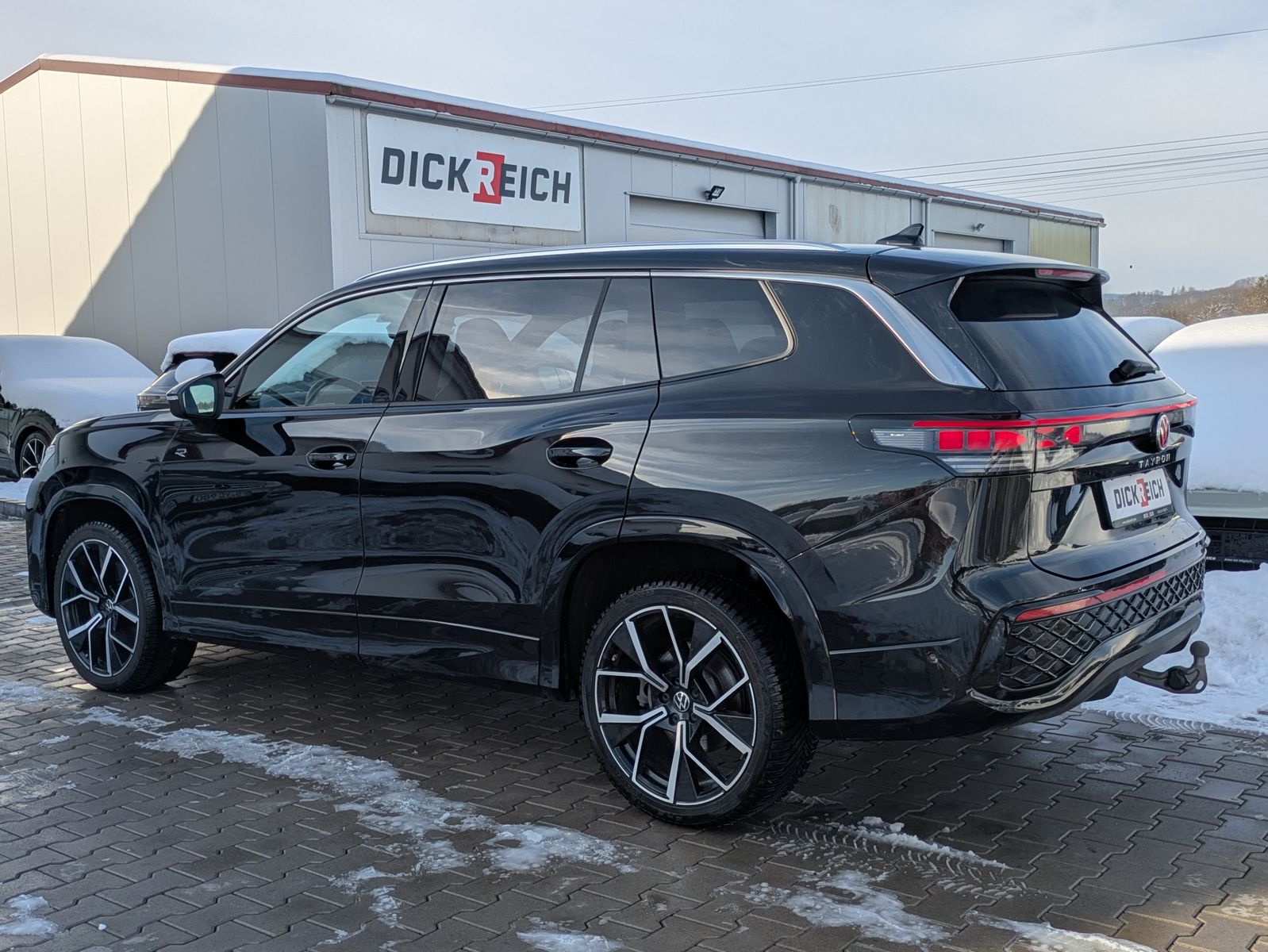 Fahrzeugabbildung Volkswagen Tayron 2.0 TDI 4M R-Line 7Si*MATRIX*AHK*PANO*HUD