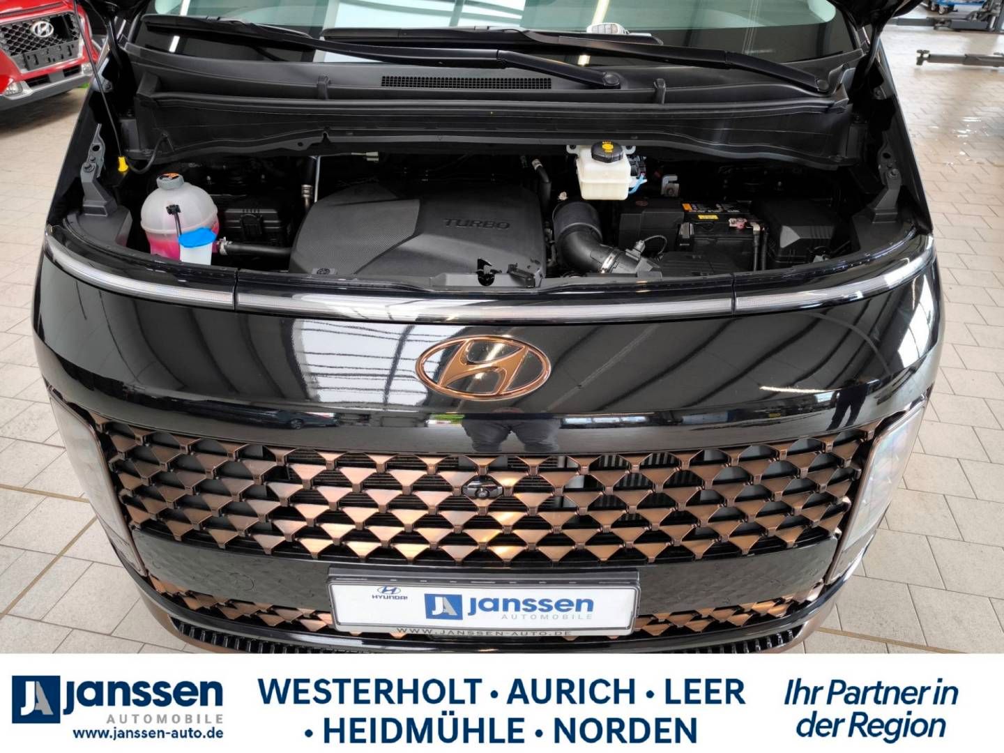 Fahrzeugabbildung Hyundai STARIA SIGNATURE