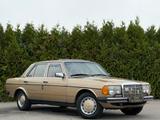 Mercedes-Benz 200 W123 4-GANG AUT - Mercedes-Benz W123