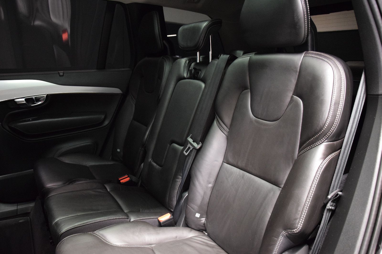 Fahrzeugabbildung Volvo XC 90 Momentum AWD ACC HUD PANO VZE Vollleder