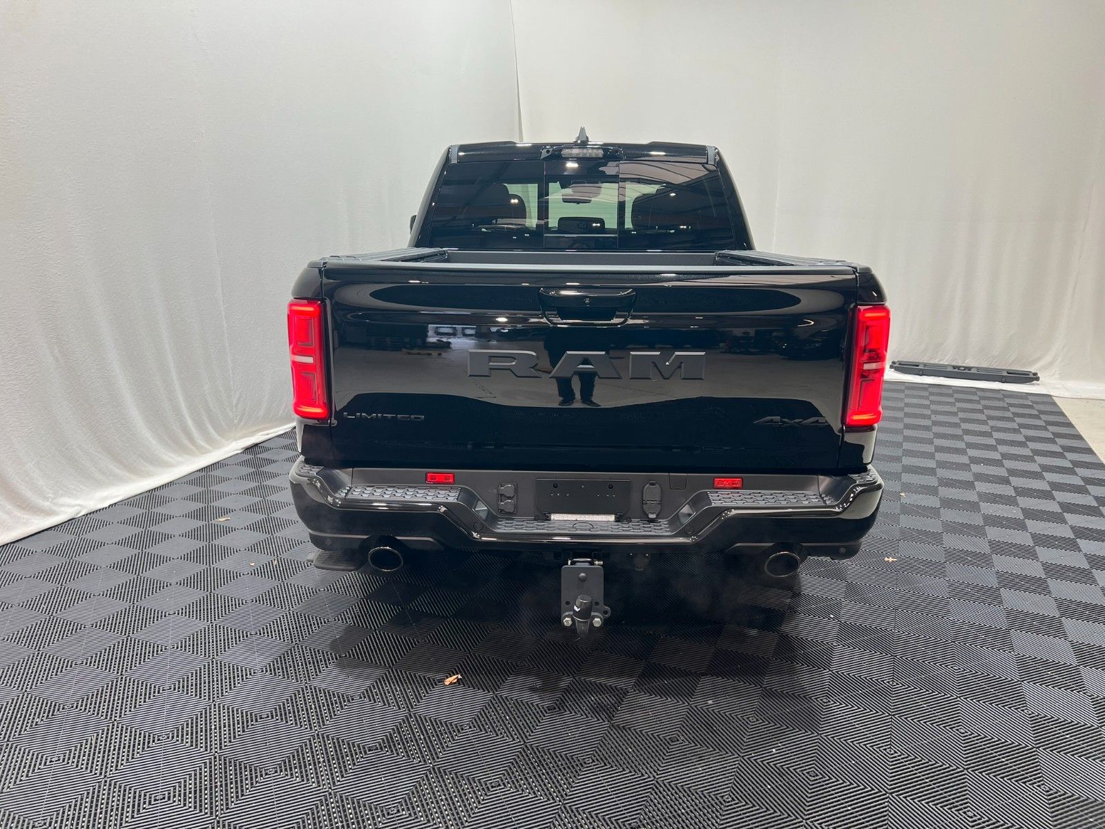 Fahrzeugabbildung Dodge RAM 1500 Limited Night  H/O 3.0L