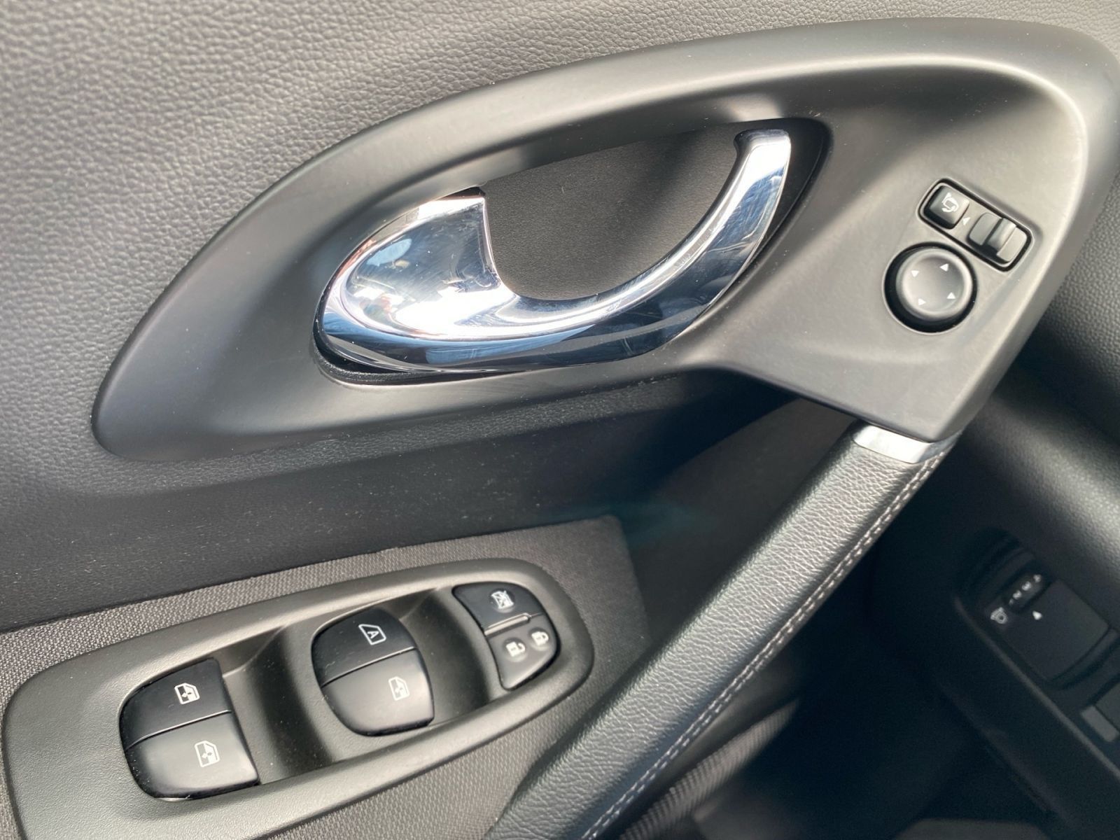 Fahrzeugabbildung Renault Kadjar 1.2 TCe 130 Automatik Limited *NAV*KAMERA