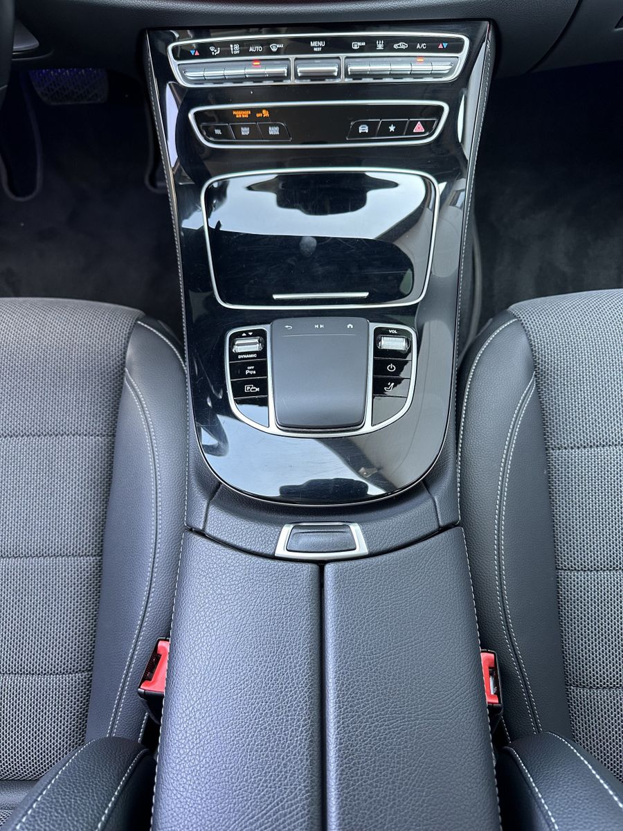 Fahrzeugabbildung Mercedes-Benz E 300de T Avantgarde NAV+LED+WIDESCREEN+360°+ACC