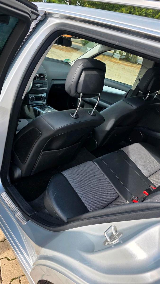 Mercedes-Benz C320 2008 — photo 13